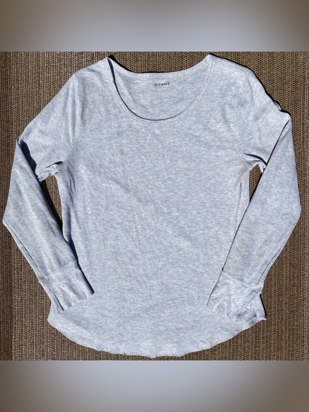 Old Navy Light Grey Waffle Knit Thermal Long Sleeve Scoop Neck Tee Size L